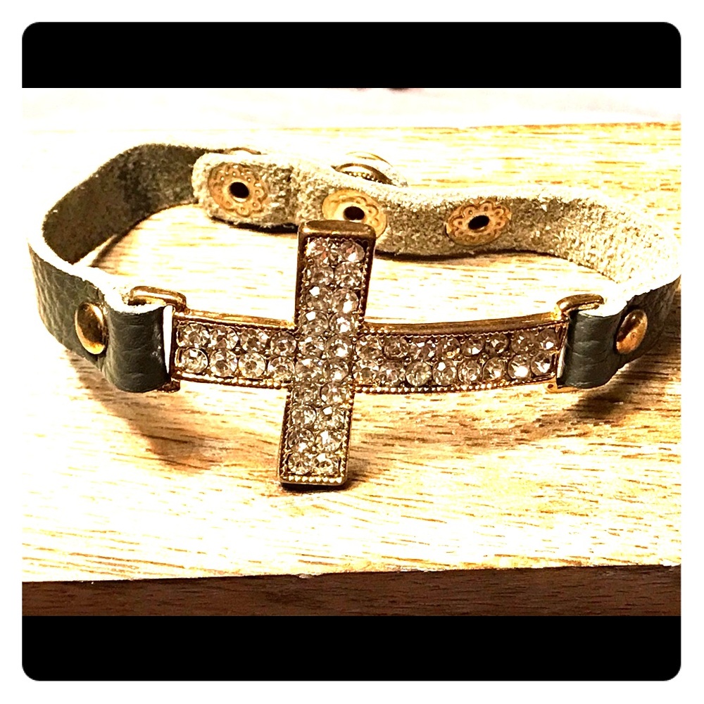 ✝️ Beautiful Cross Adjustable Bracelet ✝️